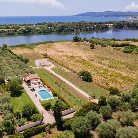 Lavinia Villa *
